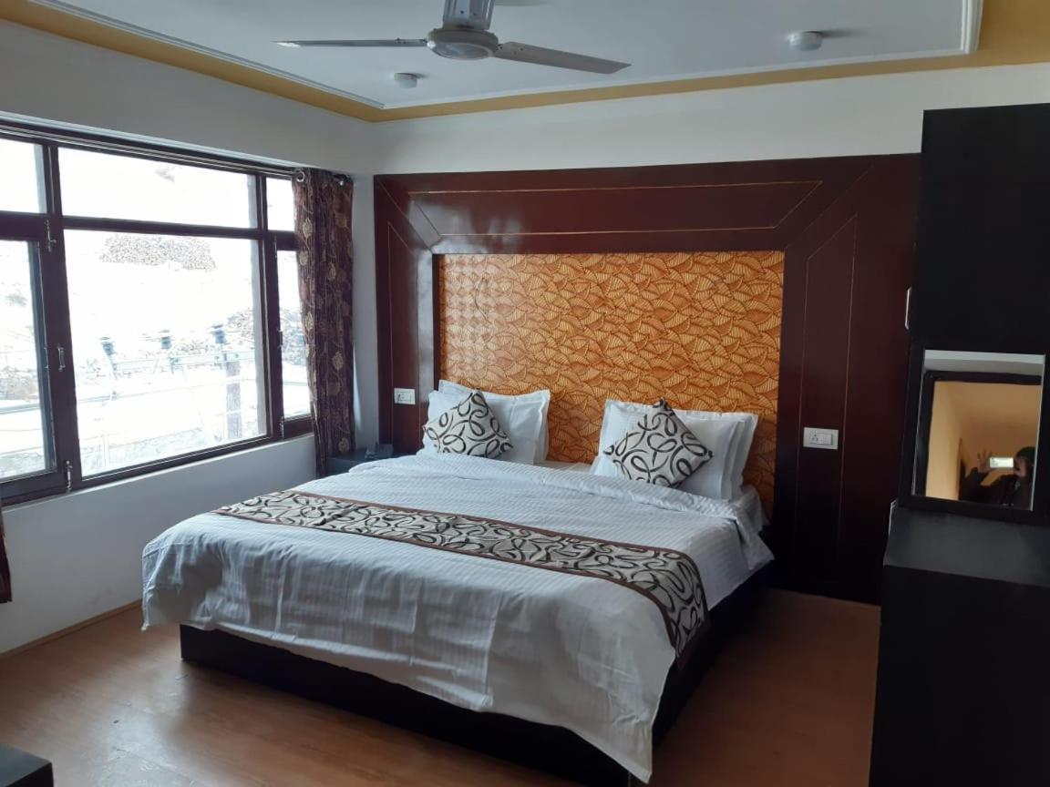Hotel D Indian Kargil Exterior foto